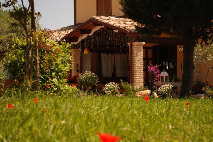 Briciola Di Sole Guest House Grottammare Bagian luar foto